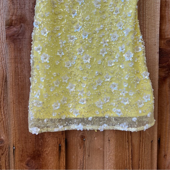 Yellow Sequin Flowers Beaded Bodycon Mini Dress 🌿 - Picture 5 of 11